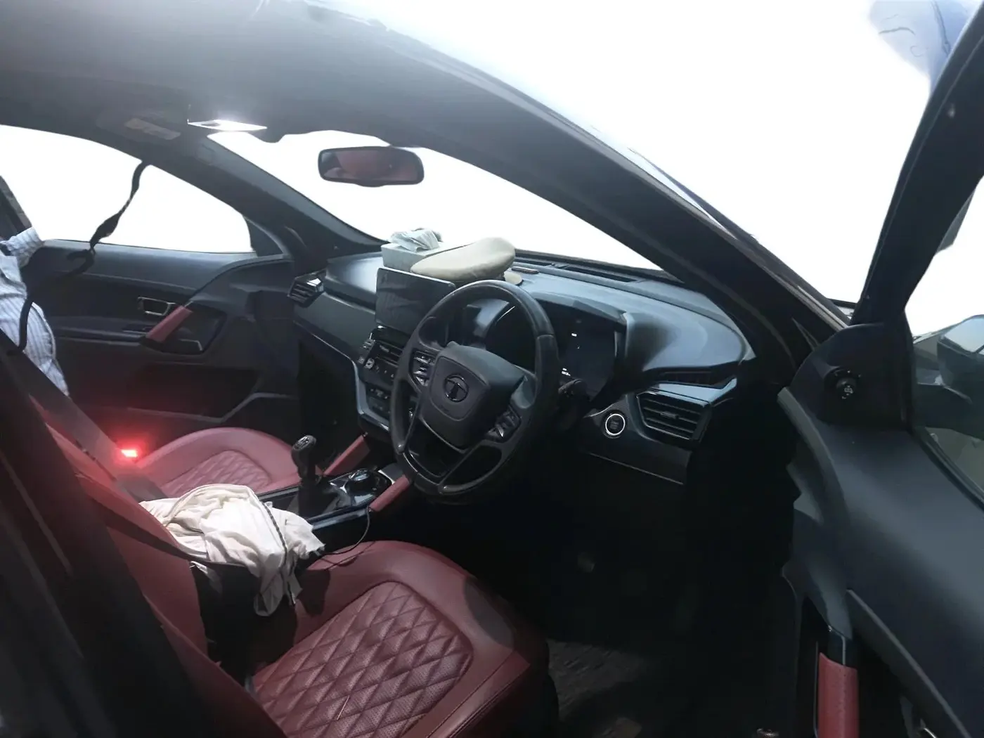 2023 Tata Harrier XZ PLUS RED DARK EDITION, Diesel, Manual, 1,26,126 km, interior