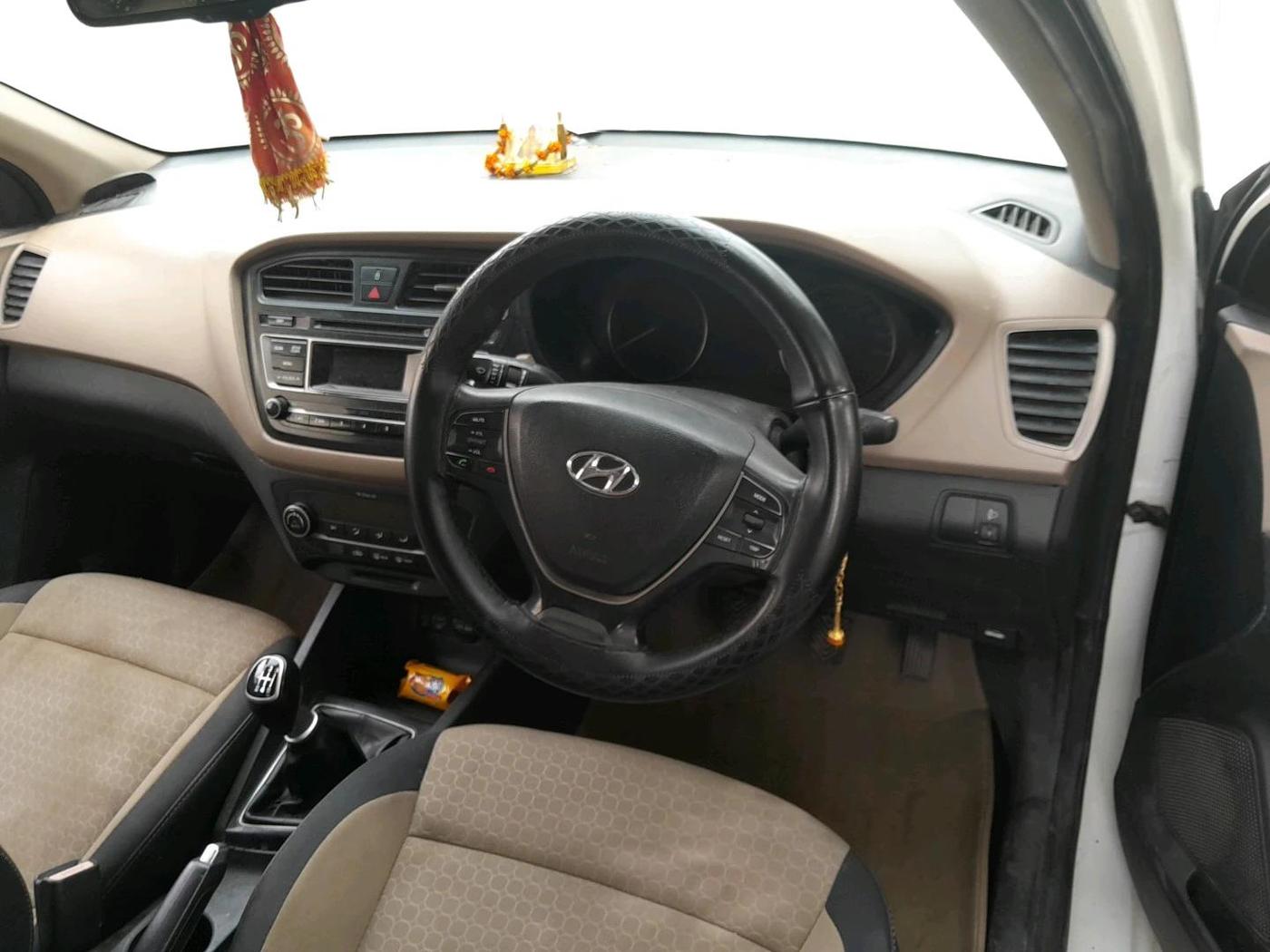2015 Hyundai Elite i20 SPORTZ 1.4 CRDI, Diesel, Manual, 3,24,023 km, interior