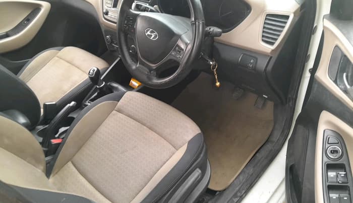 2015 Hyundai Elite i20 SPORTZ 1.4 CRDI, Diesel, Manual, 3,24,023 km, interior