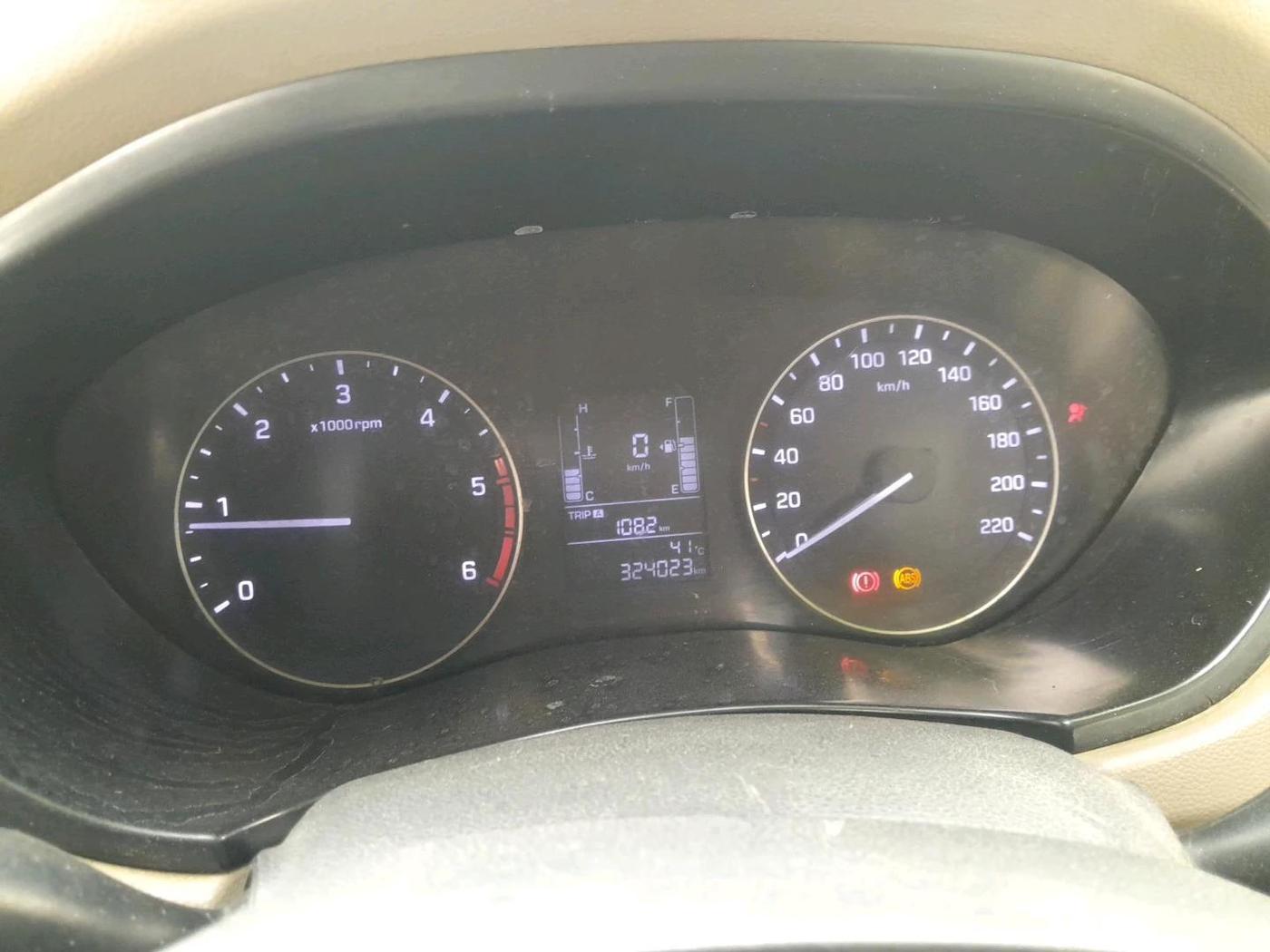 2015 Hyundai Elite i20 SPORTZ 1.4 CRDI, Diesel, Manual, 3,24,023 km, interior