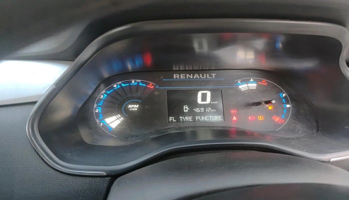 2023 Renault TRIBER RXZ DUAL TONE, Petrol, Manual, 46,912 km, interior