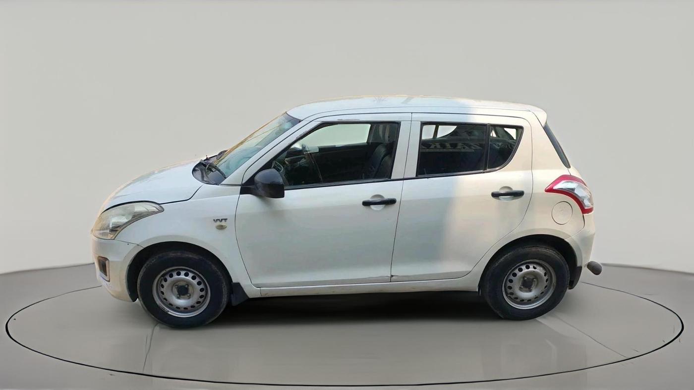 2017 Maruti Swift LXI (O), Petrol, Manual, 66,361 km, exterior