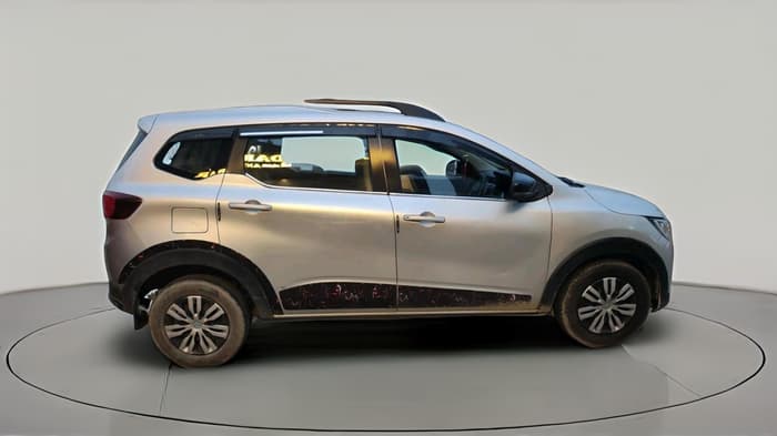 2022 Renault TRIBER RXT, Petrol, Manual, 43,781 km, exterior