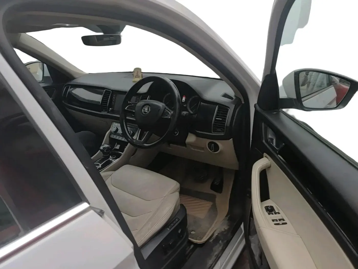 2018 Skoda Kodiaq STYLE 2.0 TDI 4X4 AT, Diesel, Automatic, 1,63,635 km, interior