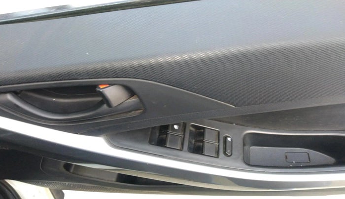 2023 Tata NEXON XM SUNROOF PETROL, Petrol, Manual, 48,990 km, interior