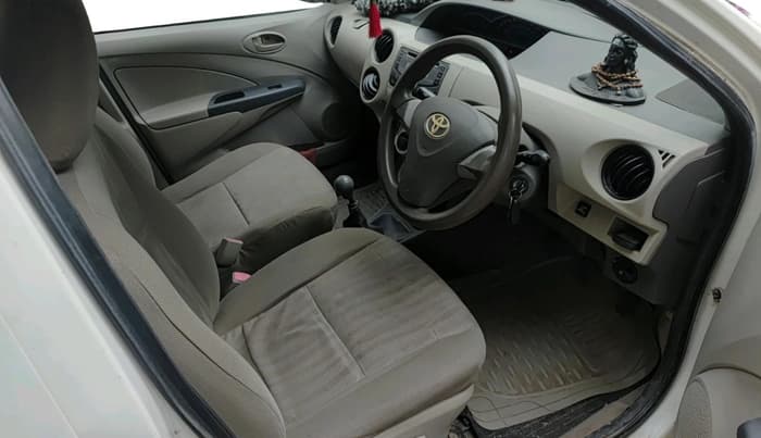 2016 Toyota Etios G, CNG, Manual, 1,41,870 km, interior