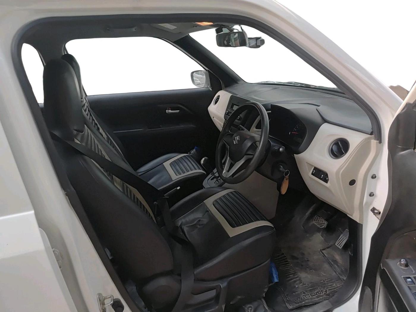 2024 Maruti New Wagon-R VXI 1.0 AMT, Petrol, Automatic, 13,653 km, interior