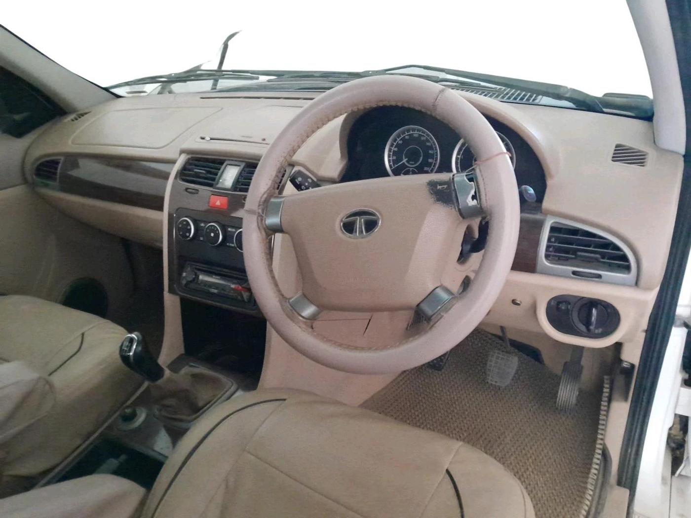 2015 Tata Safari Storme 2.2 VX 4X2, Diesel, Manual, 1,03,882 km, interior
