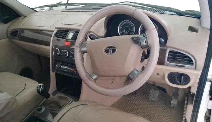 2015 Tata Safari Storme 2.2 VX 4X2, Diesel, Manual, 1,03,882 km, interior