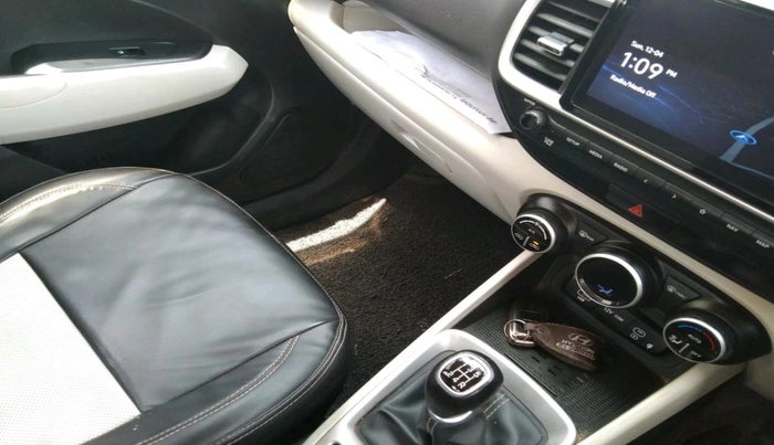 2023 Hyundai VENUE SX 1.2 PETROL, Petrol, Manual, 59,901 km, interior