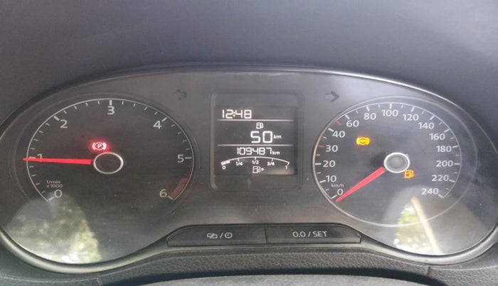 2014 Volkswagen Polo HIGHLINE1.5L, Diesel, Manual, 1,09,487 km, interior