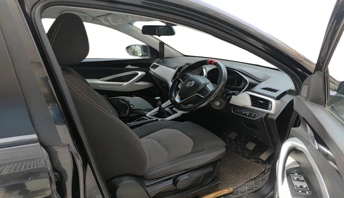 2021 MG HECTOR PLUS SUPER 2.0 DIESEL TURBO MT 7-STR, Diesel, Manual, 91,481 km, interior