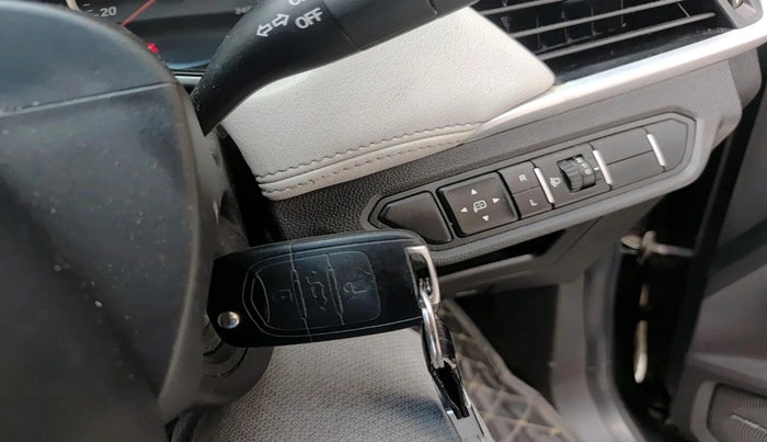 2021 MG HECTOR PLUS SUPER 2.0 DIESEL TURBO MT 7-STR, Diesel, Manual, 91,481 km, interior