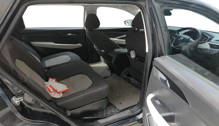 2021 MG HECTOR PLUS SUPER 2.0 DIESEL TURBO MT 7-STR, Diesel, Manual, 91,481 km, interior