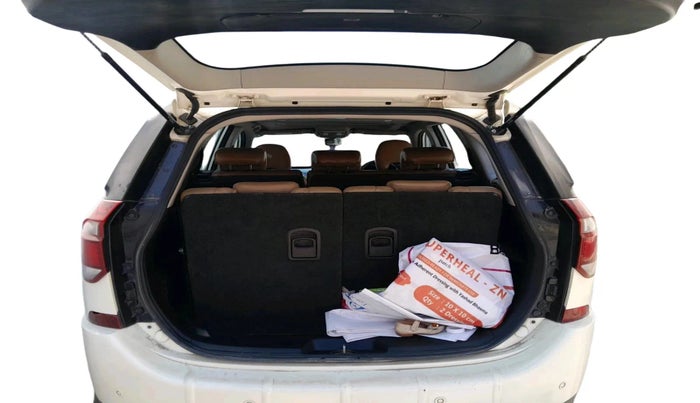 2020 Mahindra XUV500 W11, Diesel, Manual, 1,31,615 km, exterior