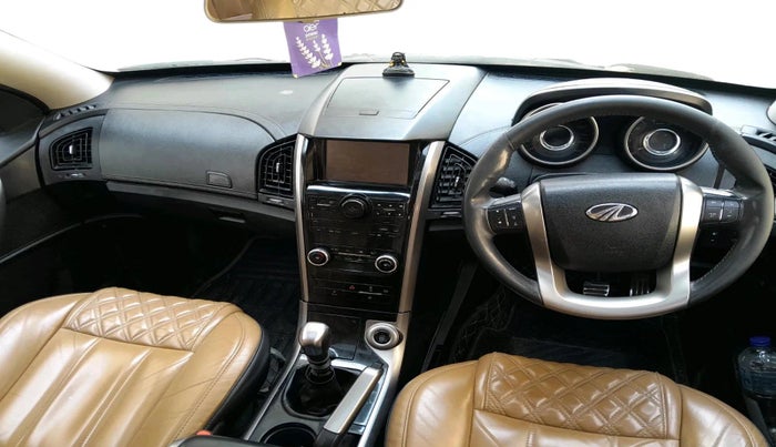 2020 Mahindra XUV500 W11, Diesel, Manual, 1,31,615 km, interior