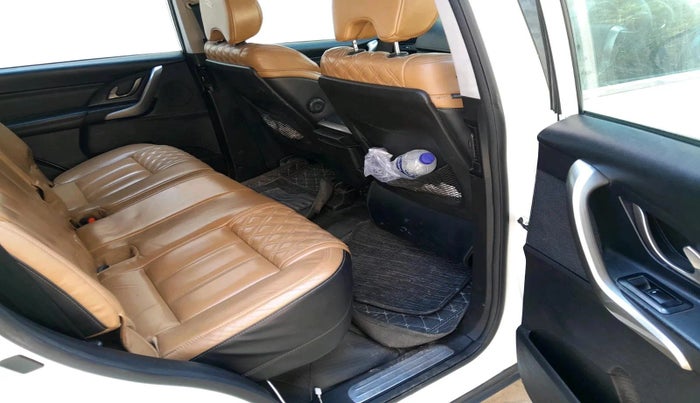 2020 Mahindra XUV500 W11, Diesel, Manual, 1,31,615 km, interior