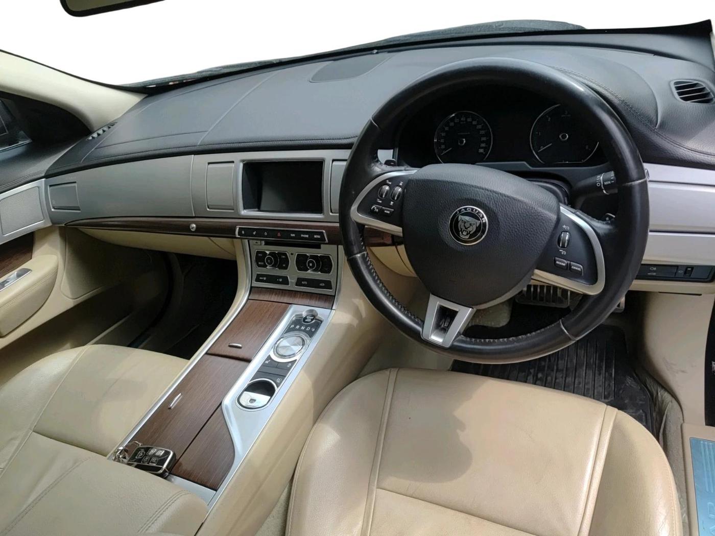 2015 Jaguar XF 2.2 DIESEL, Diesel, Automatic, 38,090 km, interior