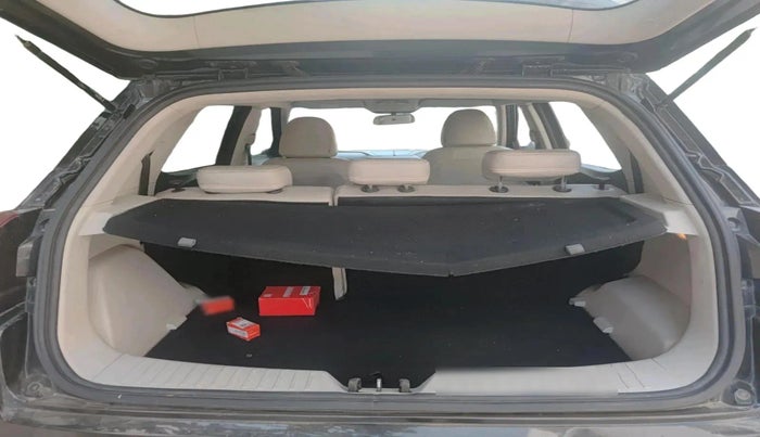 2019 Mahindra XUV300 W8 1.2 PETROL, Petrol, Manual, 80,096 km, exterior