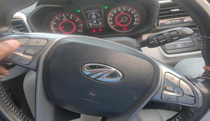 2019 Mahindra XUV300 W8 1.2 PETROL, Petrol, Manual, 80,096 km, interior