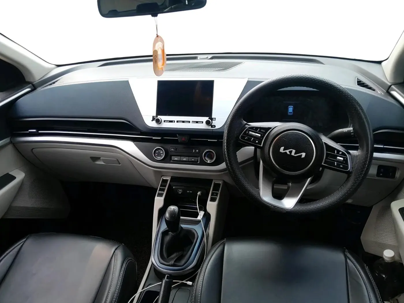 2025 KIA CARENS Premium (O) 1.5 Diesel MT 7 STR, Diesel, Manual, 26,101 km, interior