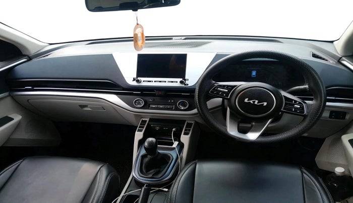 2025 KIA CARENS Premium (O) 1.5 Diesel MT 7 STR, Diesel, Manual, 26,101 km, interior