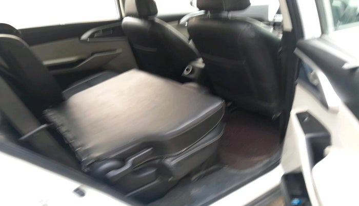 2025 KIA CARENS Premium (O) 1.5 Diesel MT 7 STR, Diesel, Manual, 26,101 km, interior
