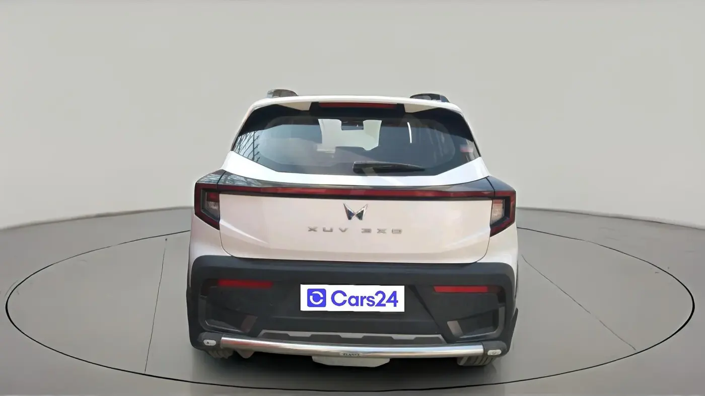 2024 Mahindra XUV 3XO AX5 1.2 L TCMPFi, Petrol, Manual, 7,500 km, exterior