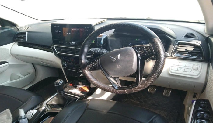 2024 Mahindra XUV 3XO AX5 1.2 L TCMPFi, Petrol, Manual, 7,500 km, interior