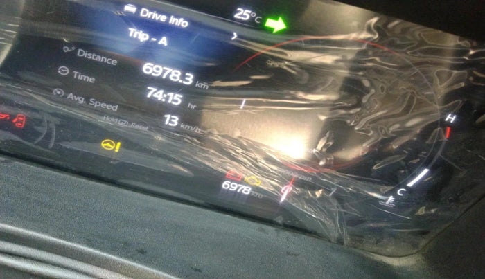 2024 Mahindra XUV 3XO AX5 1.2 L TCMPFi, Petrol, Manual, 7,500 km, interior