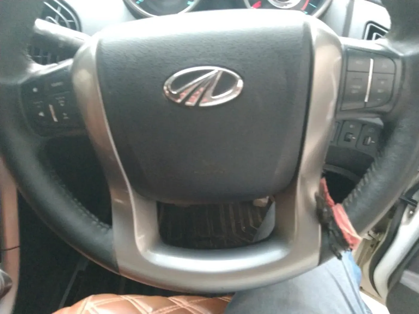 2019 Mahindra XUV500 W11, Diesel, Manual, 40,550 km, interior