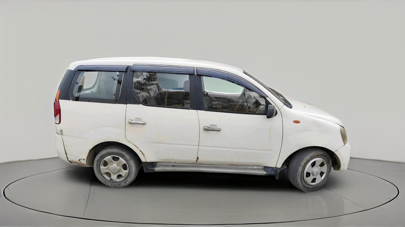 2011 Mahindra Xylo D2 BS III, Diesel, Manual, 1,00,026 km, exterior
