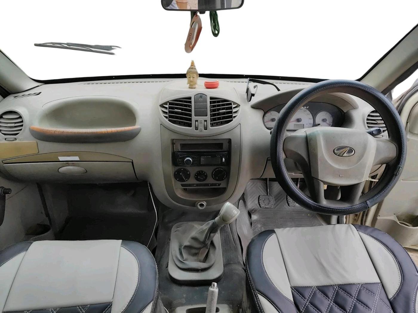 2011 Mahindra Xylo D2 BS III, Diesel, Manual, 1,00,026 km, interior