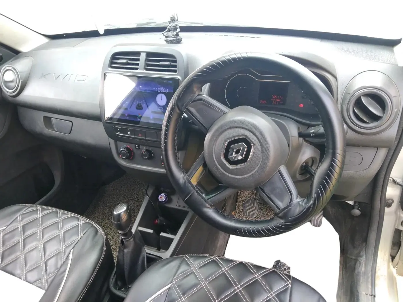 2021 Renault Kwid RXL, Petrol, Manual, 7,00,000 km, interior