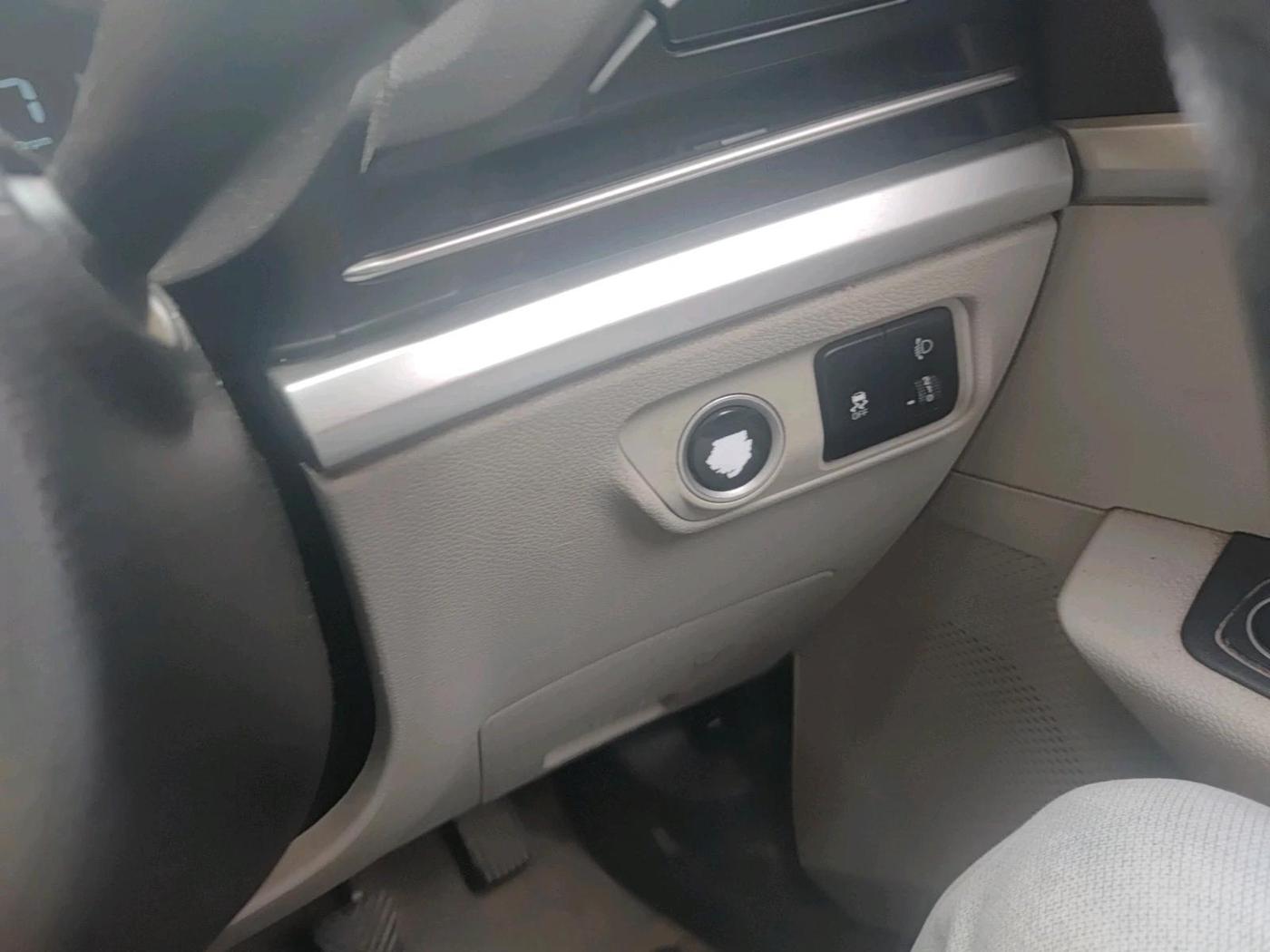 2023 KIA CARENS PRESTIGE PLUS 1.5 DIESEL 7 STR, Diesel, Manual, 1,14,478 km, interior