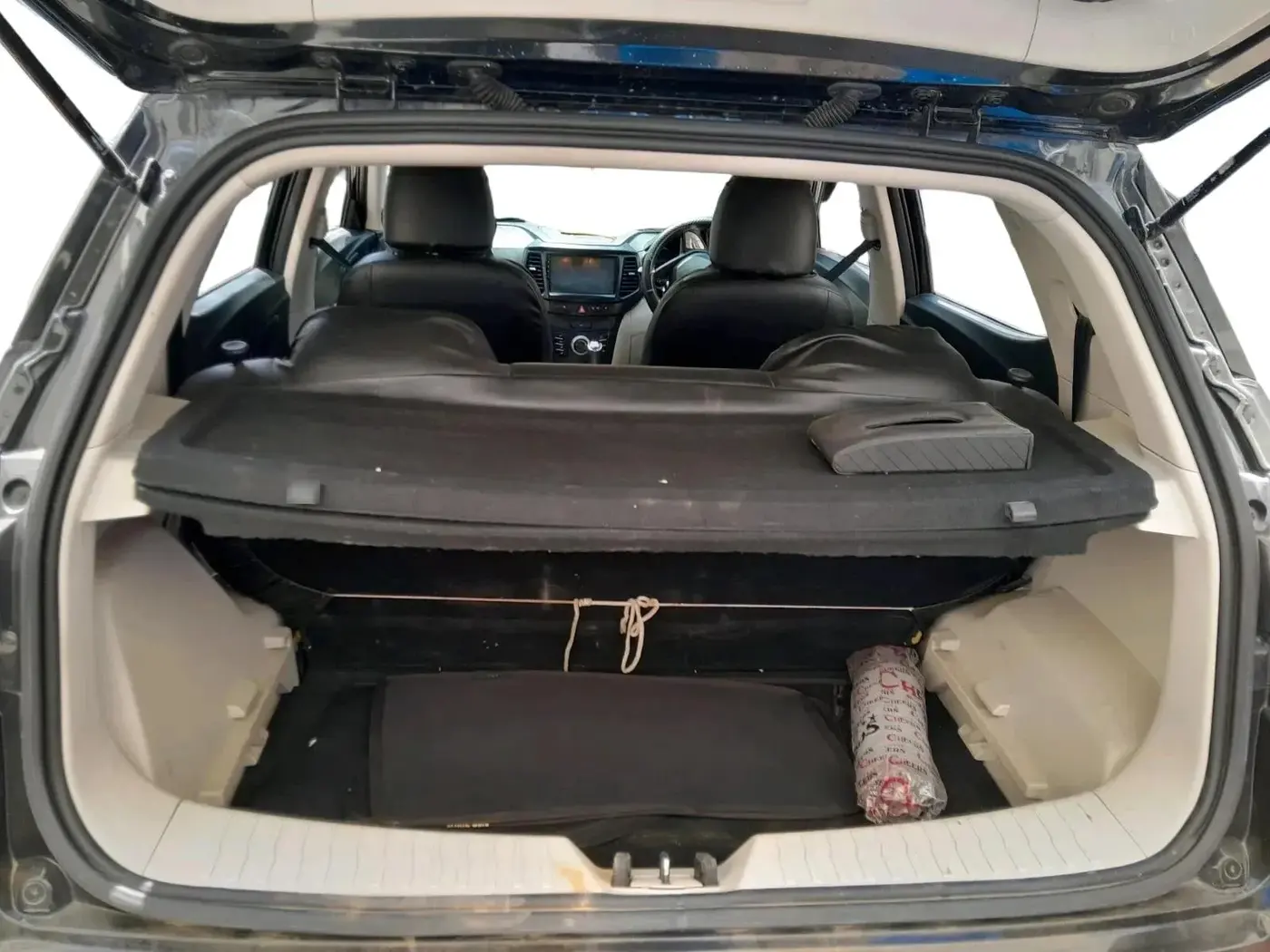 2023 Mahindra XUV300 W6 1.5 Diesel, Diesel, Manual, 89,841 km, exterior