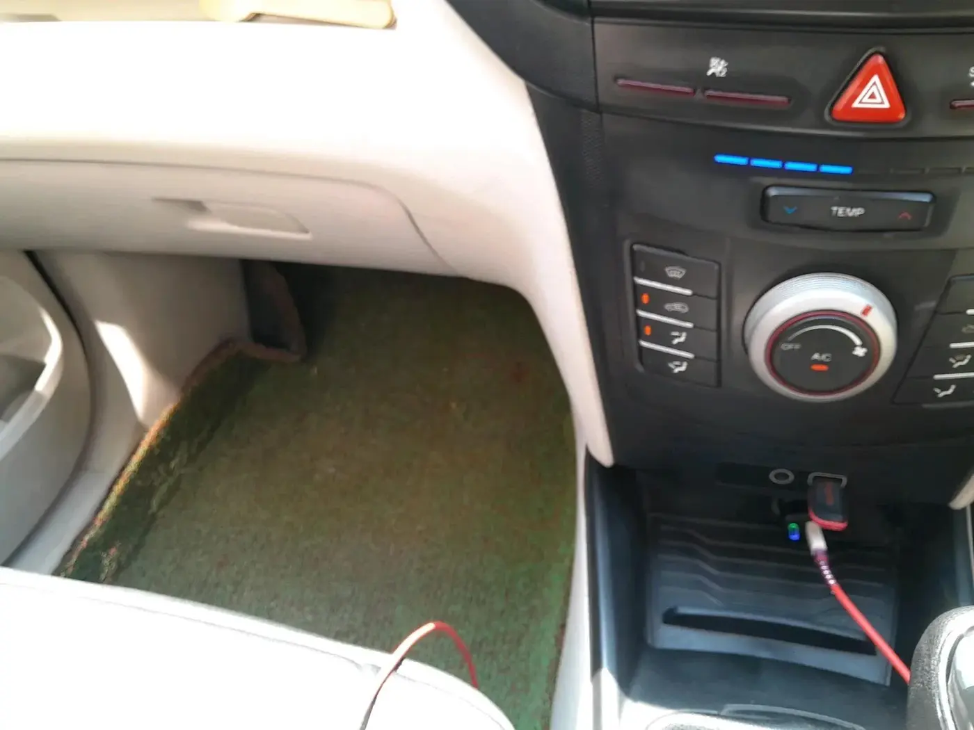 2023 Mahindra XUV300 W6 1.5 Diesel, Diesel, Manual, 89,841 km, interior