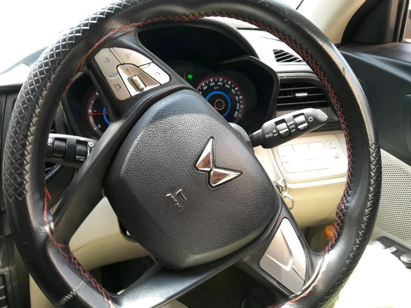 2023 Mahindra XUV300 W6 1.5 Diesel, Diesel, Manual, 89,841 km, interior
