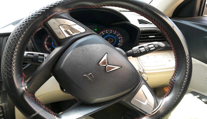 2023 Mahindra XUV300 W6 1.5 Diesel, Diesel, Manual, 89,841 km, interior