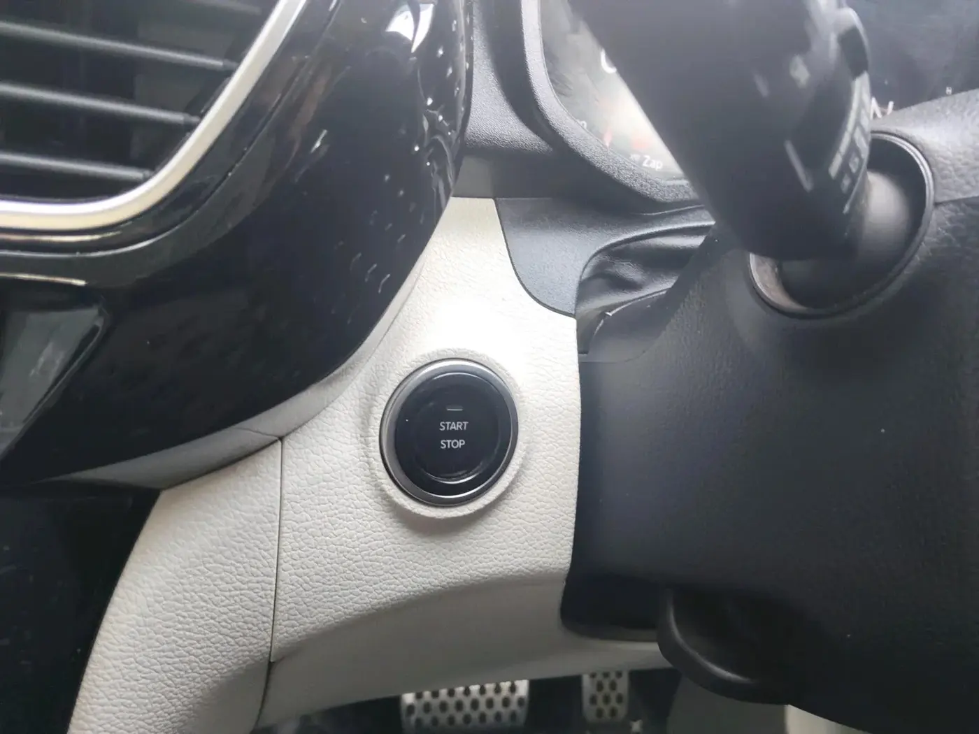 2024 Mahindra XUV 3XO AX5 1.2 L TCMPFI AT, Petrol, Automatic, 12,838 km, interior