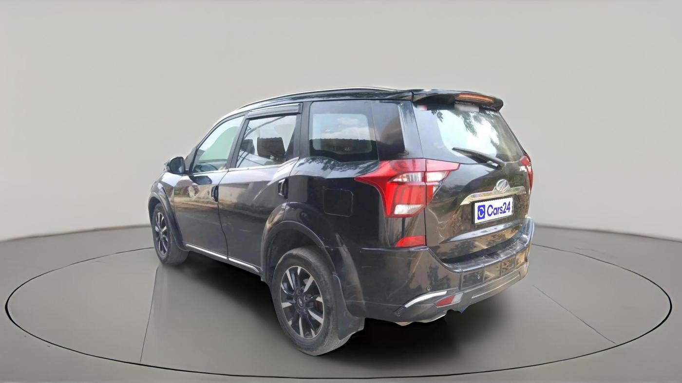 2019 Mahindra XUV500 W11, Diesel, Manual, 1,96,502 km, exterior