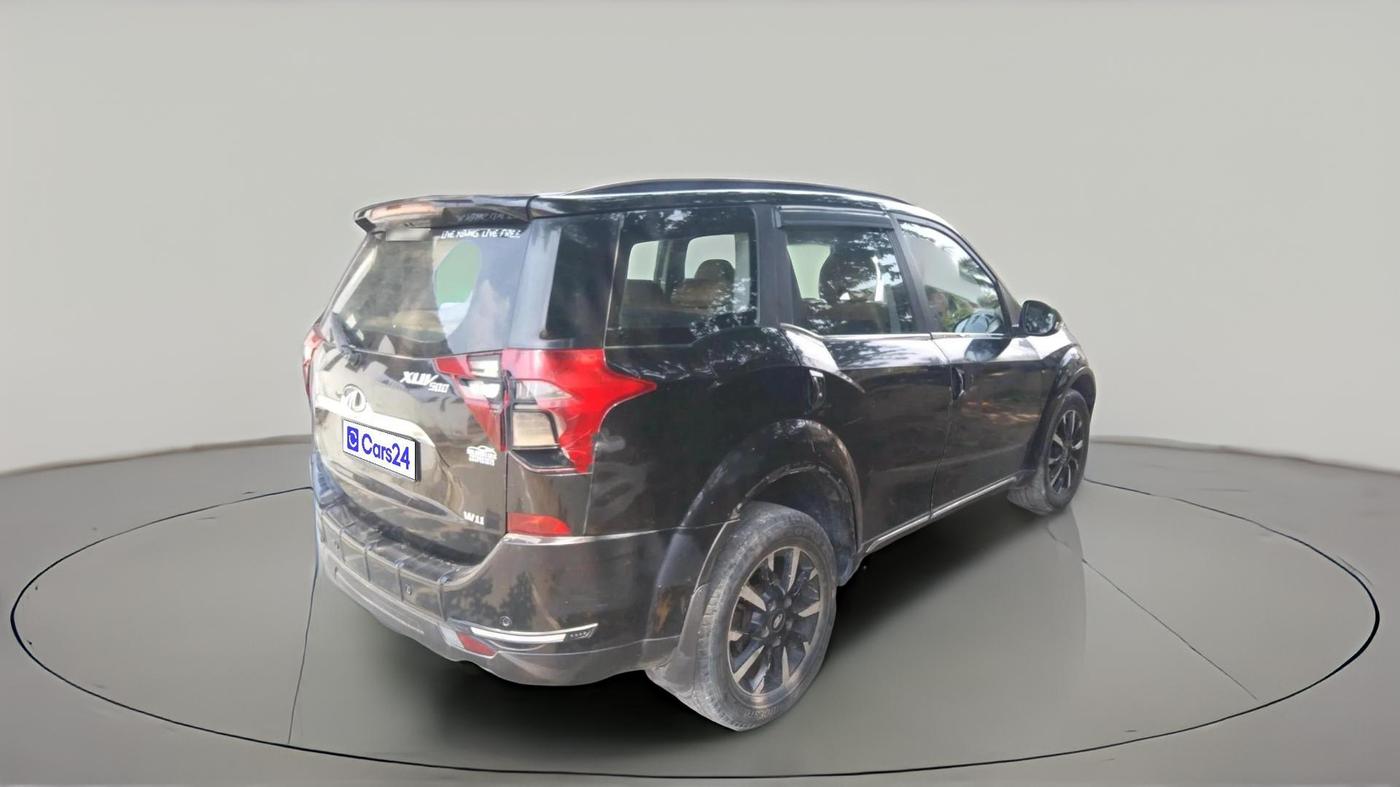2019 Mahindra XUV500 W11, Diesel, Manual, 1,96,502 km, exterior