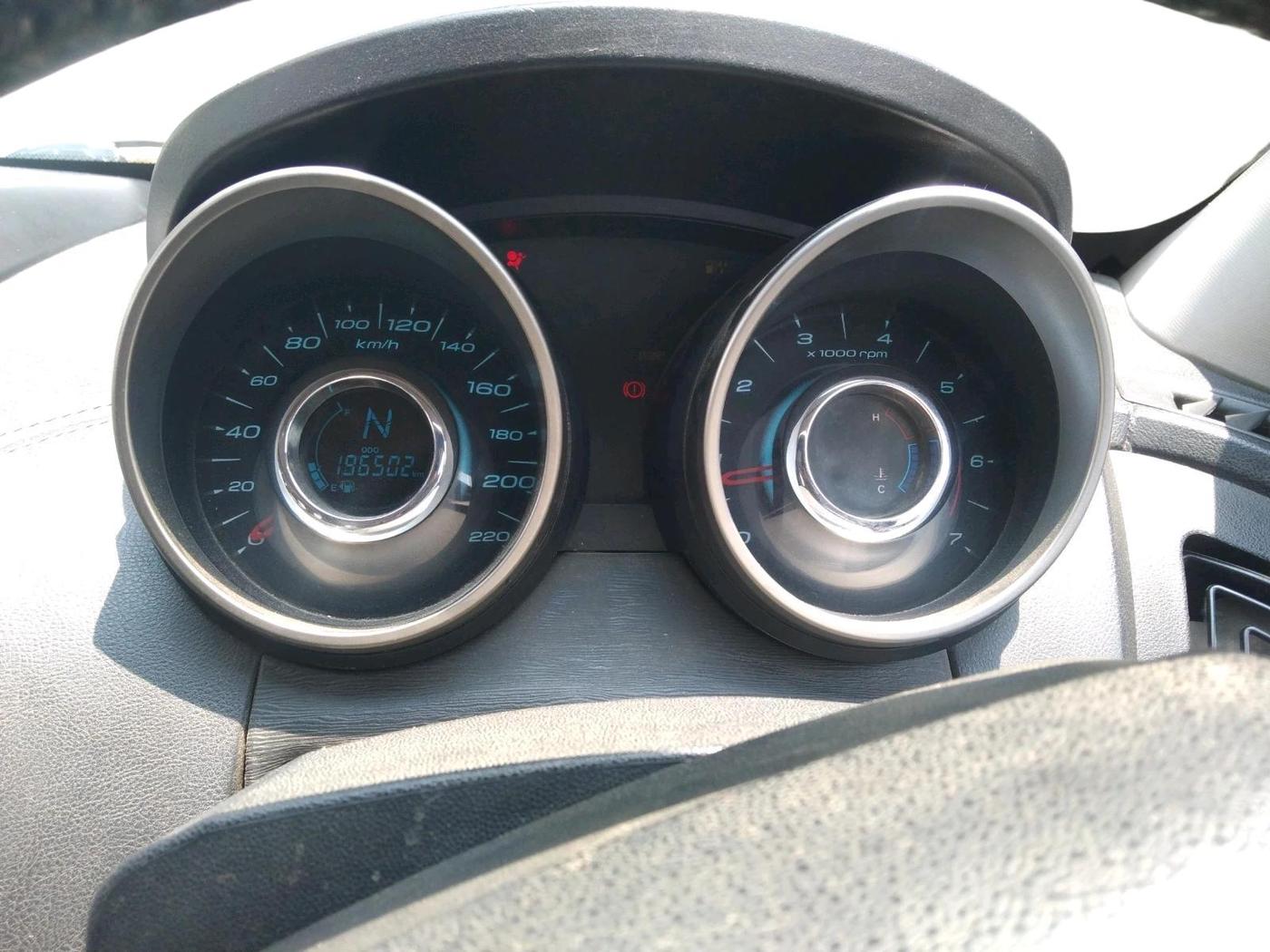 2019 Mahindra XUV500 W11, Diesel, Manual, 1,96,502 km, interior