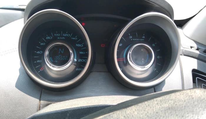 2019 Mahindra XUV500 W11, Diesel, Manual, 1,96,502 km, interior