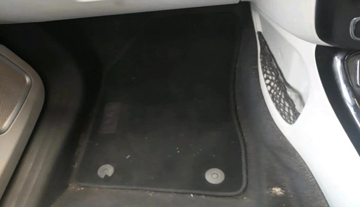 2020 Jeep Compass LIMITED PLUS PETROL AT, Petrol, Automatic, 35,710 km, interior