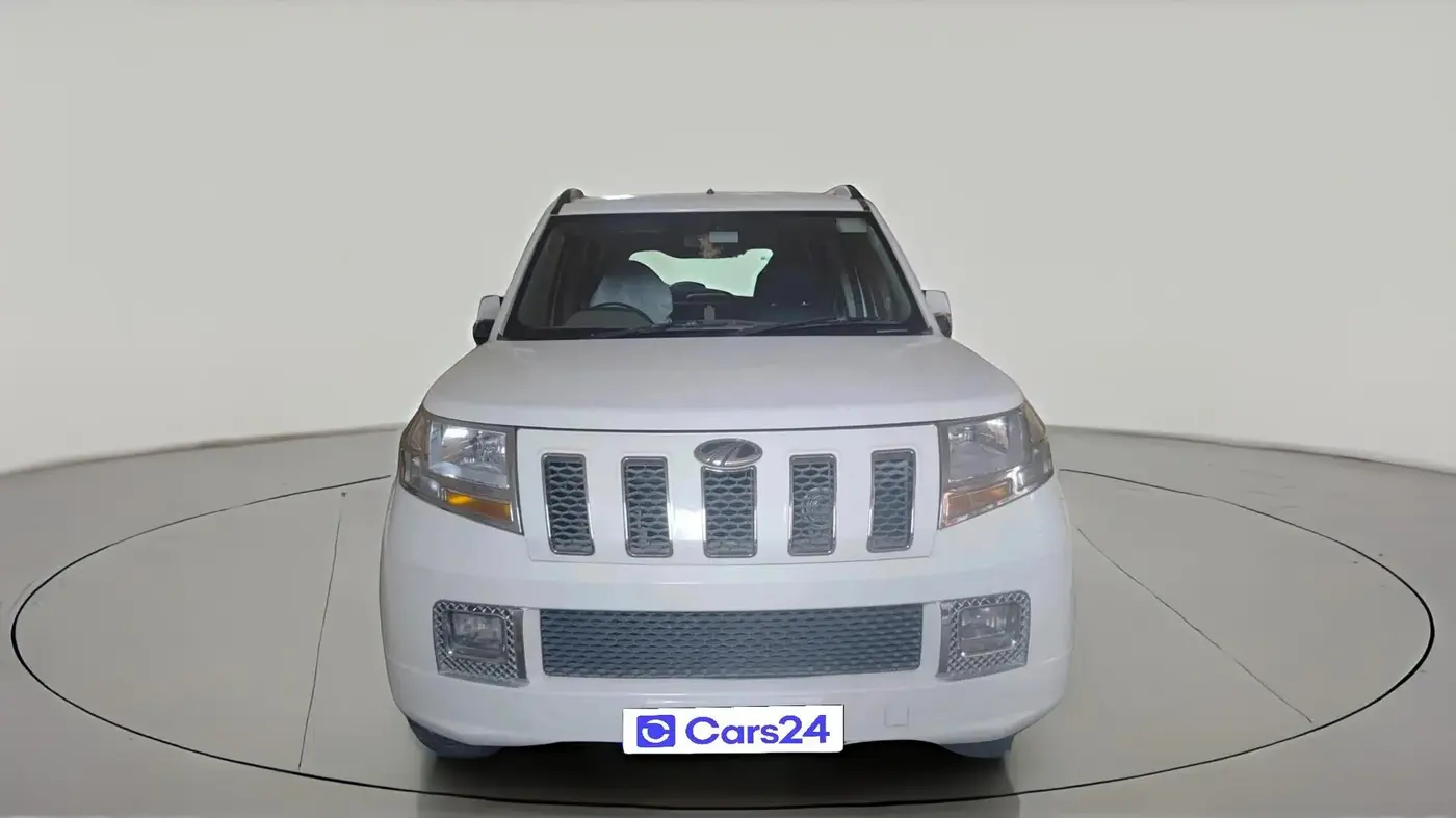 2018 Mahindra TUV300 T6 PLUS, Diesel, Manual, 1,62,808 km, exterior