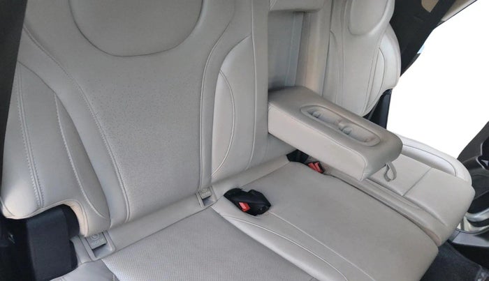 2022 Mahindra XUV700 AX 7 LUXURY D AWD AT 7 STR, Diesel, Automatic, 1,23,481 km, interior