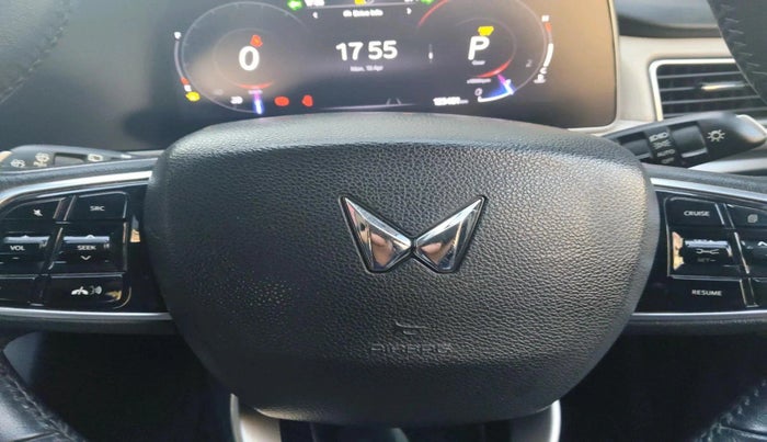 2022 Mahindra XUV700 AX 7 LUXURY D AWD AT 7 STR, Diesel, Automatic, 1,23,481 km, interior