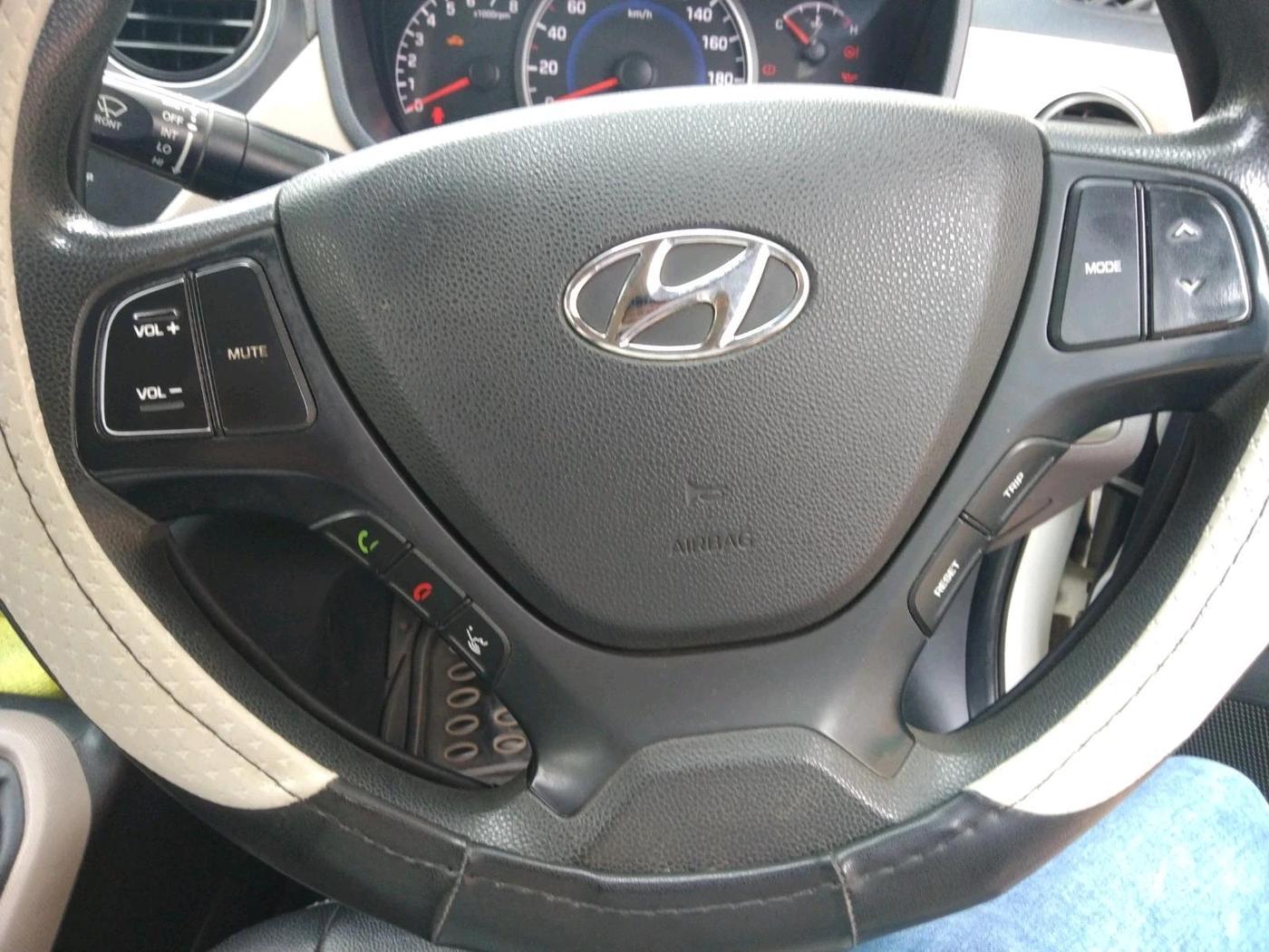 2017 Hyundai Grand i10 SPORTZ 1.2 KAPPA VTVT, Petrol, Manual, 34,562 km, interior
