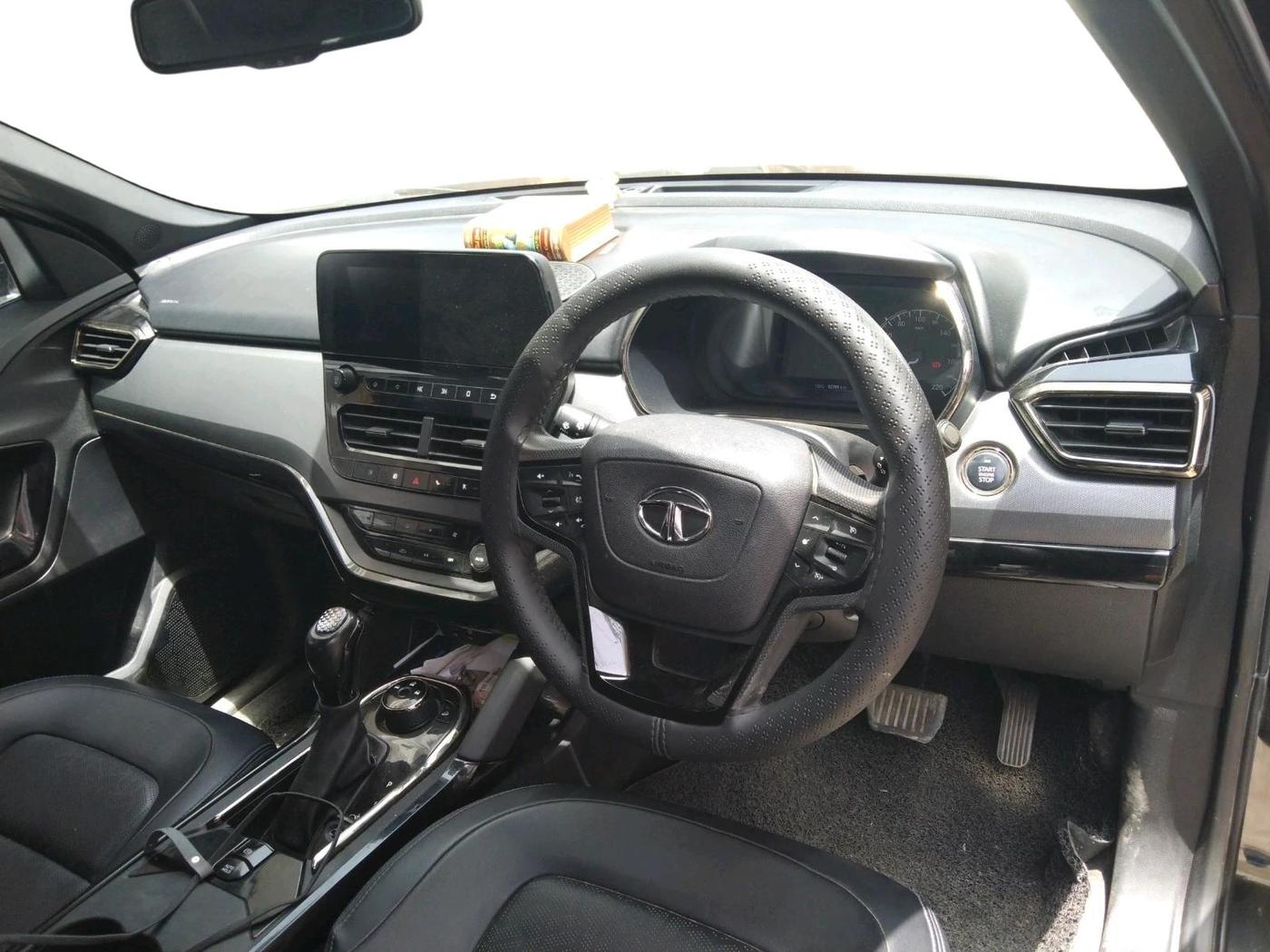 2023 Tata Harrier XZA PLUS 2.0L, Diesel, Automatic, 92,789 km, interior
